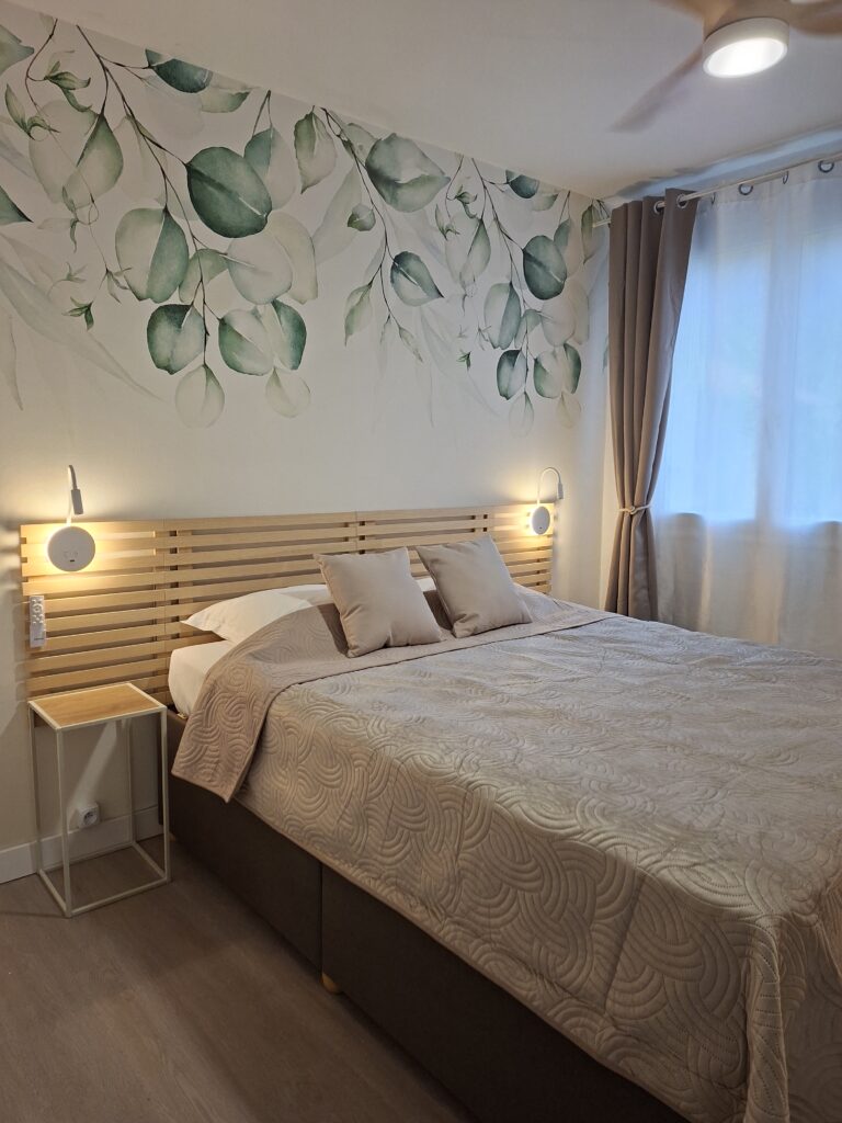 Chambre Queen SIZE - 77,90 €